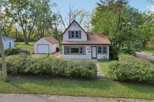 2229 Oak Hill Place, North Saint Paul, MN 55109