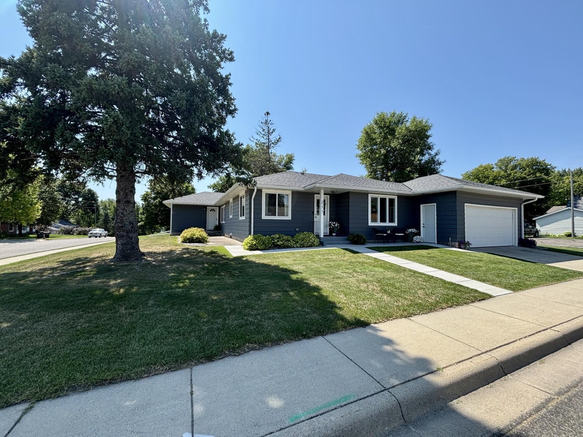 211 Cedar Front.jpg