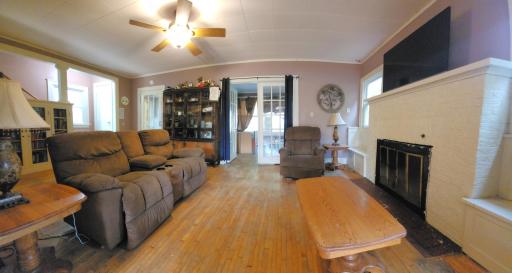 LivingRoom2.jpg
