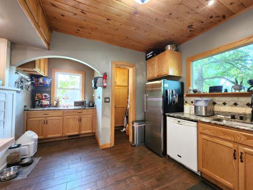 Kitchen2.jpg