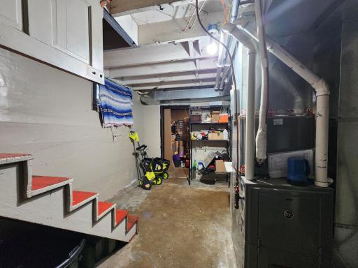 Basement1.jpg