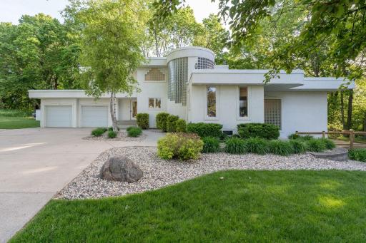 1-web-or-mls-317-meadow-woods-dr.jpg