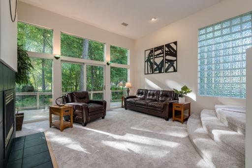 6-web-or-mls-317-meadow-woods-dr.jpg