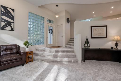 5-web-or-mls-317-meadow-woods-dr.jpg