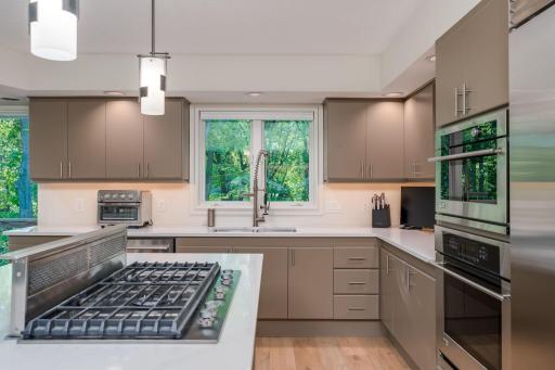 24-web-or-mls-317-meadow-woods-dr.jpg