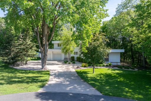 76-web-or-mls-317-meadow-woods-dr.jpg