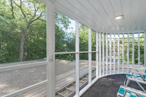 45-web-or-mls-317-meadow-woods-dr.jpg