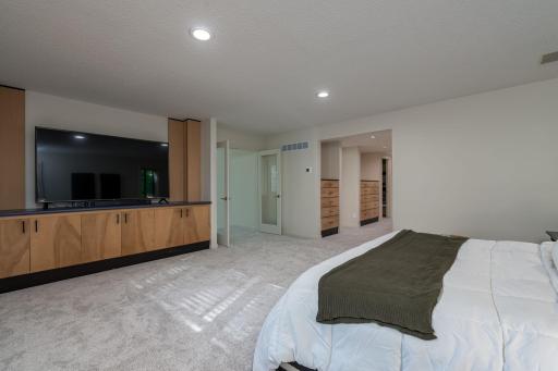 35-web-or-mls-317-meadow-woods-dr.jpg