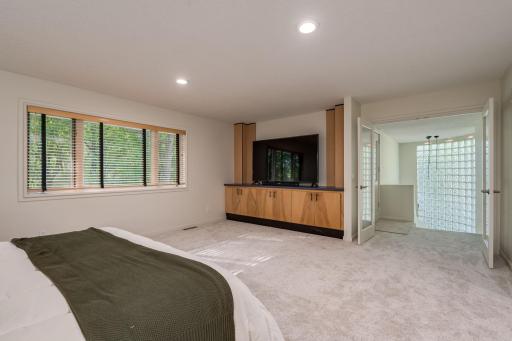32-web-or-mls-317-meadow-woods-dr.jpg