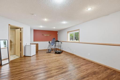 500 Maple Knoll Way NW, Saint Michael, MN 55376