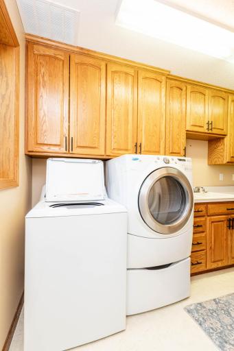 Washer & dryer included