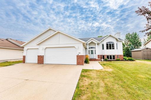 Photo for 3323 Parkview Lane S, Fargo, ND 58103 - listing #7127359 3323 Parkview Lane S, Fargo, ND 58103