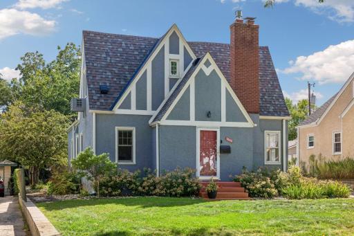 1020 Hoyt Avenue W, Saint Paul, MN 55117