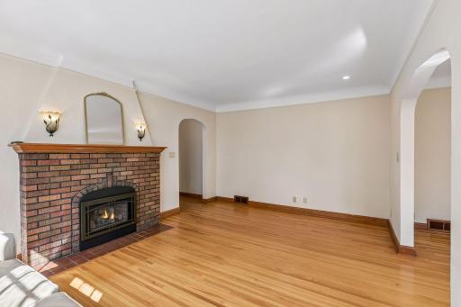 1020 Hoyt Avenue W, Saint Paul, MN 55117