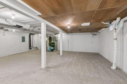 1020 Hoyt Avenue W, Saint Paul, MN 55117