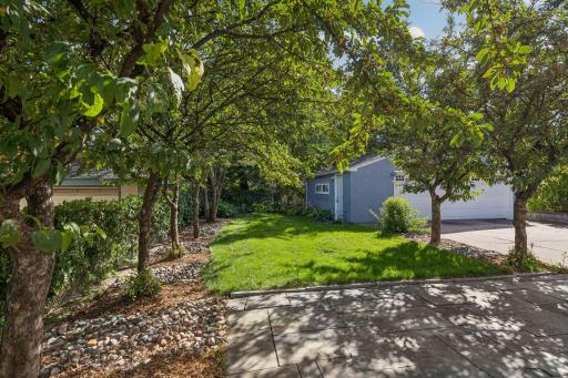 1020 Hoyt Avenue W, Saint Paul, MN 55117