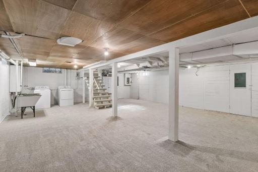 1020 Hoyt Avenue W, Saint Paul, MN 55117