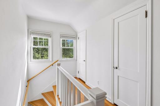 1020 Hoyt Avenue W, Saint Paul, MN 55117