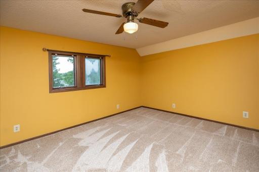 105 4th St NW, Kasson, MN 55944