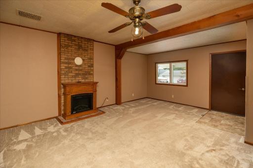 105 4th St NW, Kasson, MN 55944