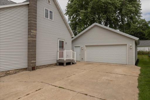 105 4th St NW, Kasson, MN 55944