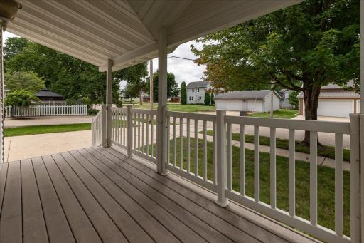 105 4th St NW, Kasson, MN 55944