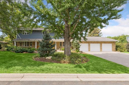 6 Bedrooms and 4 bathrooms