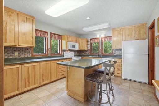 Spacious kitchen with lots of cupboard space