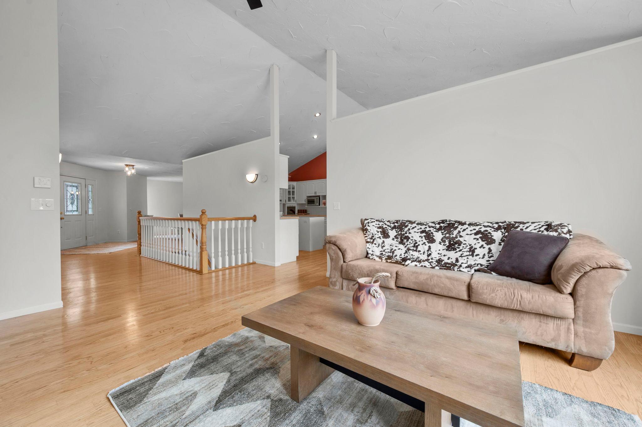 42-web-or-mls-N6690 870th St-114.jpg