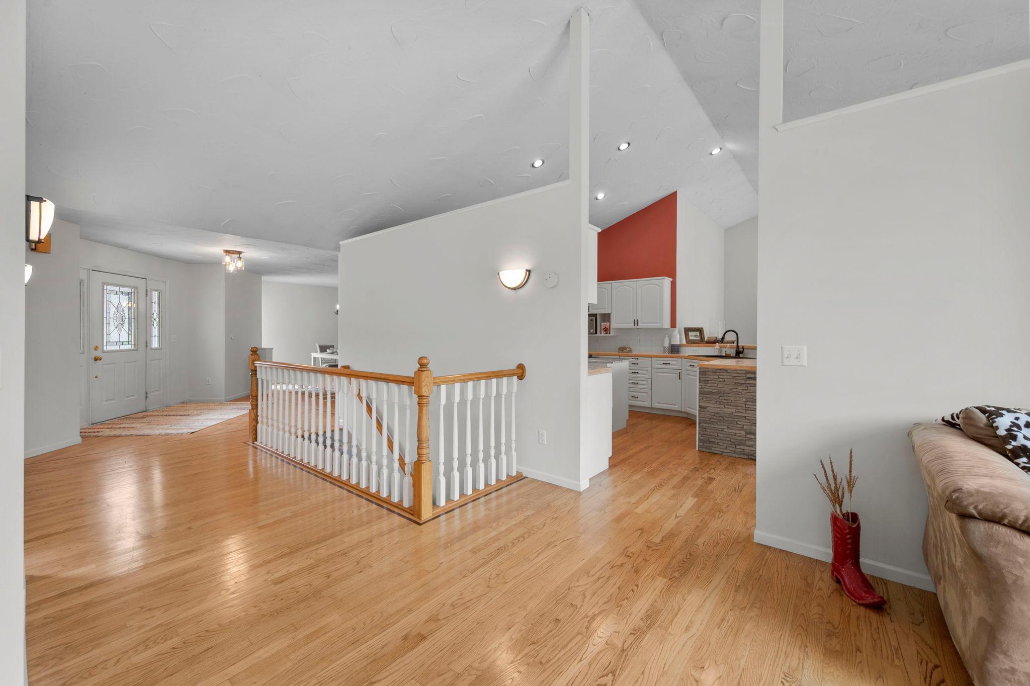 44-web-or-mls-N6690 870th St-119 (3).jpg