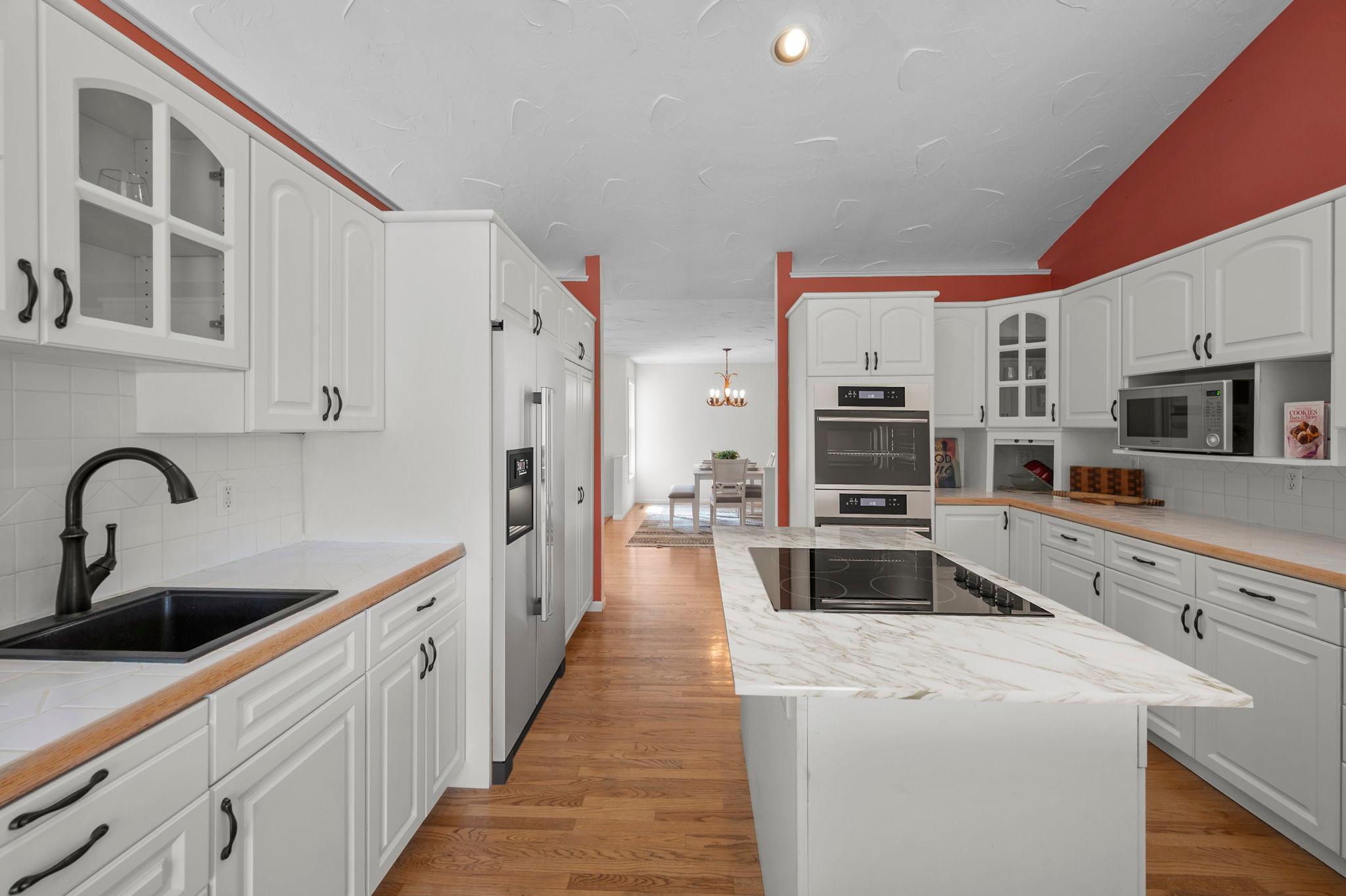 72-web-or-mls-N6690 870th St-284 (2).jpg