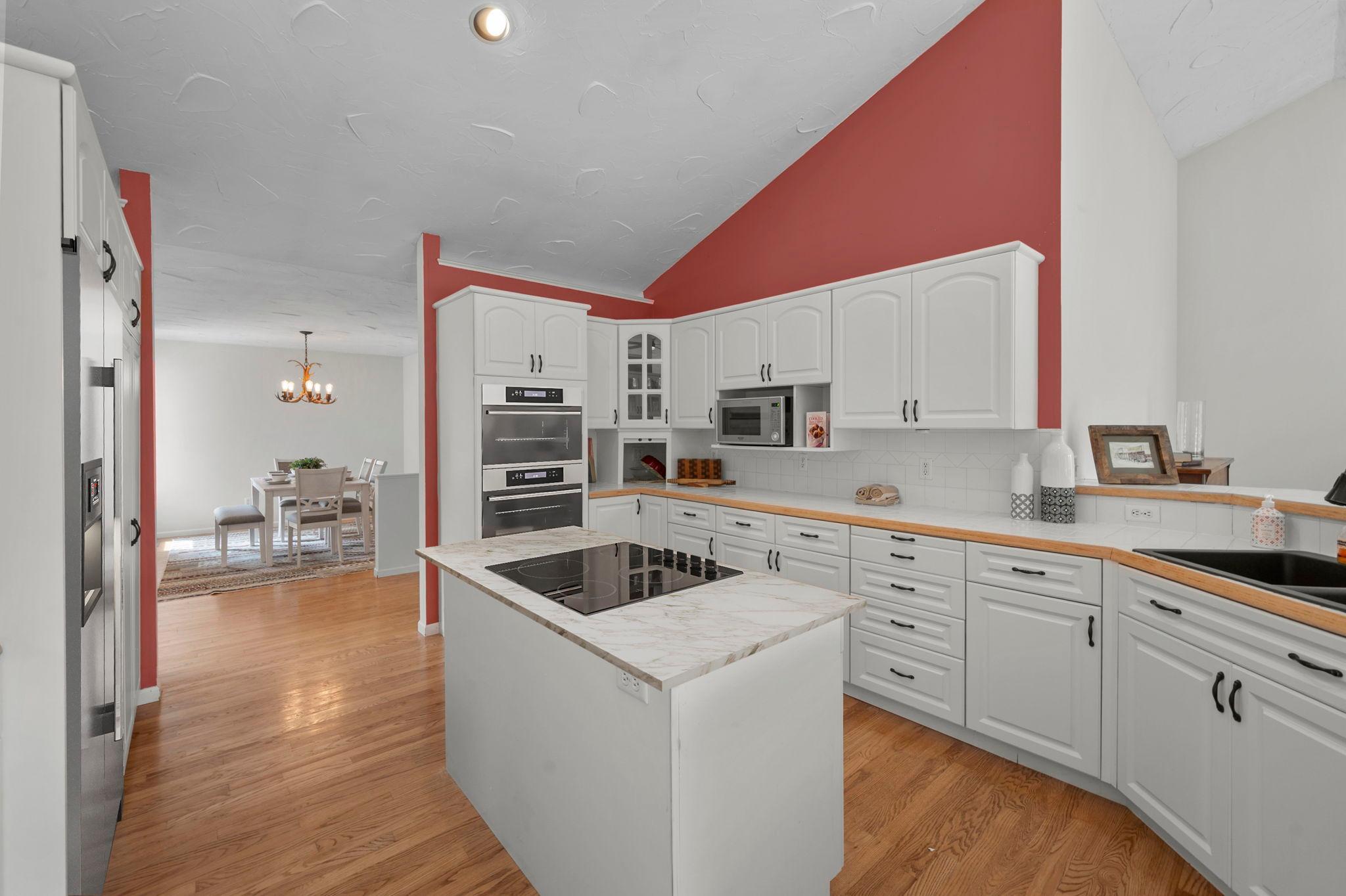 74-web-or-mls-N6690 870th St-289 (3).jpg