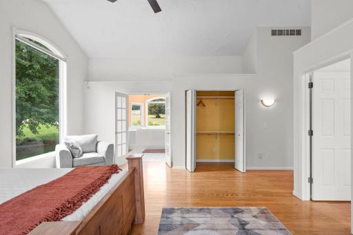 84-web-or-mls-N6690 870th St-149.jpg