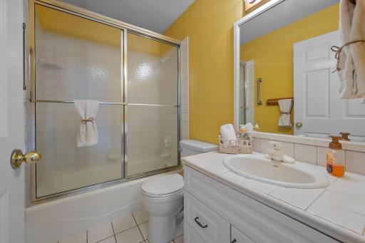 96-web-or-mls-N6690 870th St-319 (2).jpg