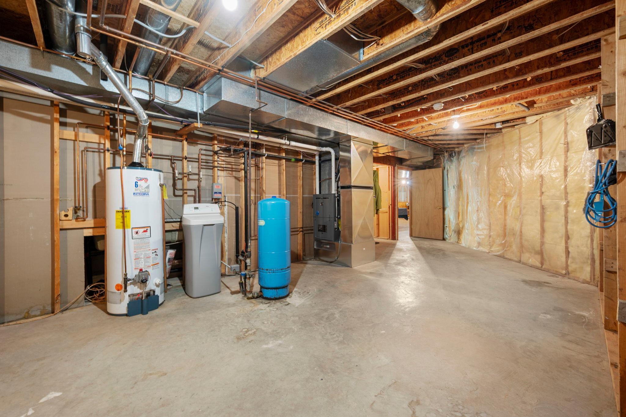 111-web-or-mls-N6690 870th St-399.jpg