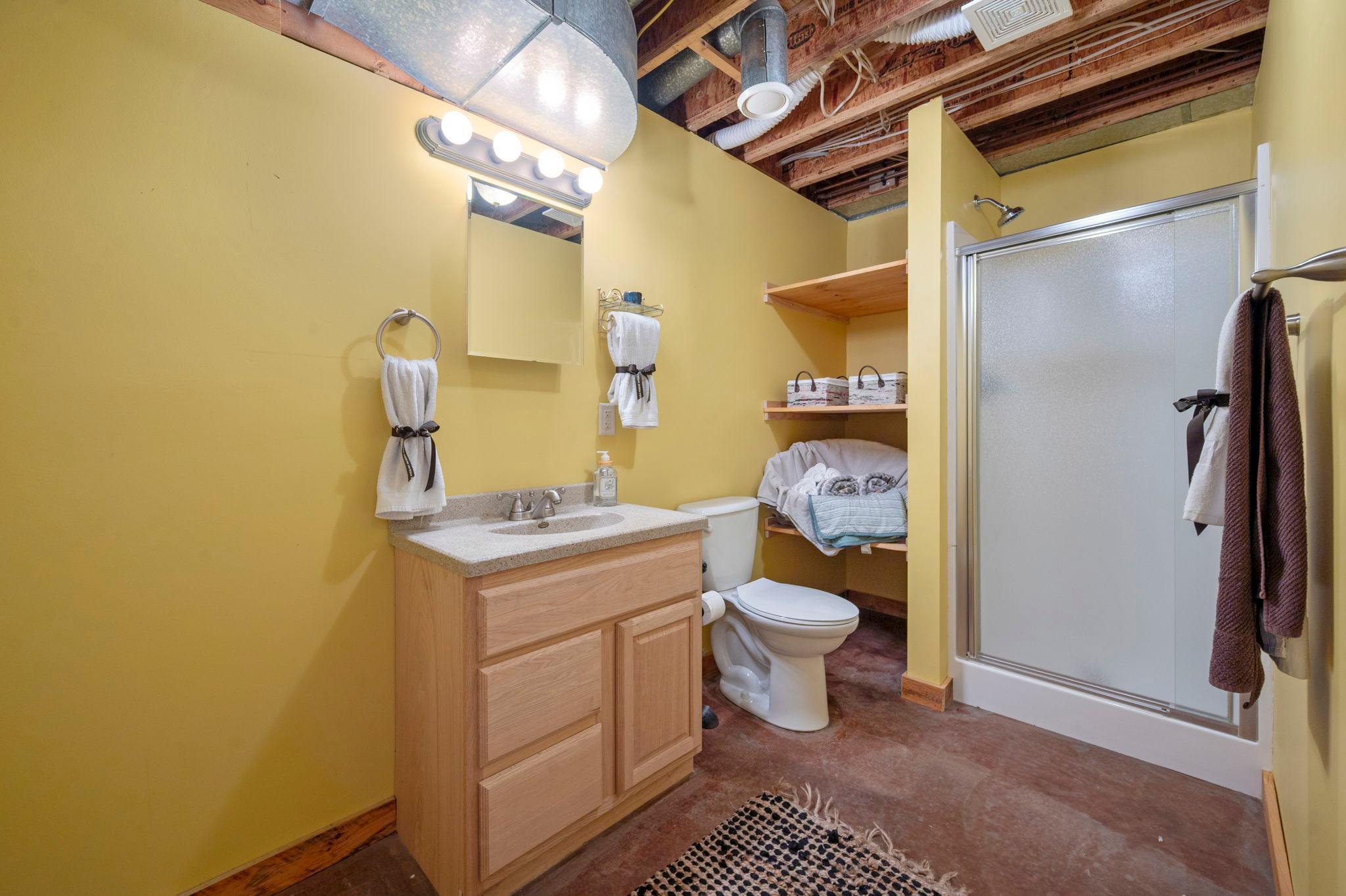 116-web-or-mls-N6690 870th St-424.jpg