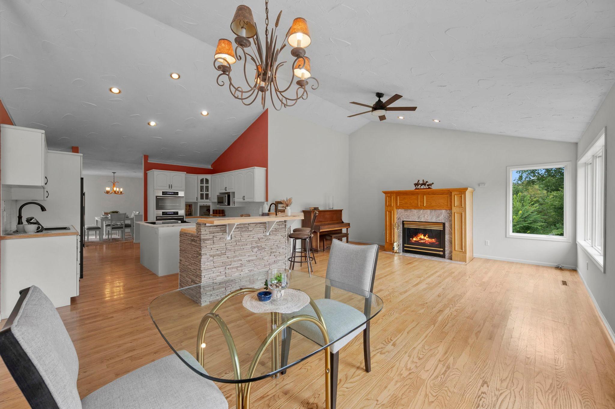 53-web-or-mls-N6690 870th St-204 (3).jpg