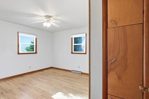 10-MainLevelBedroom-1-4-jpg.jpg