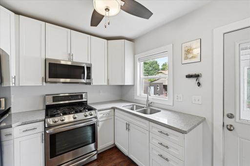 19-1426 Pascal St [3302744]- 019.jpg