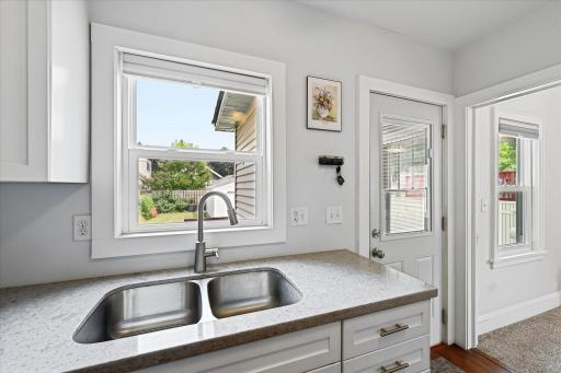 22-1426 Pascal St [3302744]- 022.jpg
