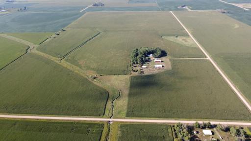 000 Knauf Avenue, Iona, MN 56141