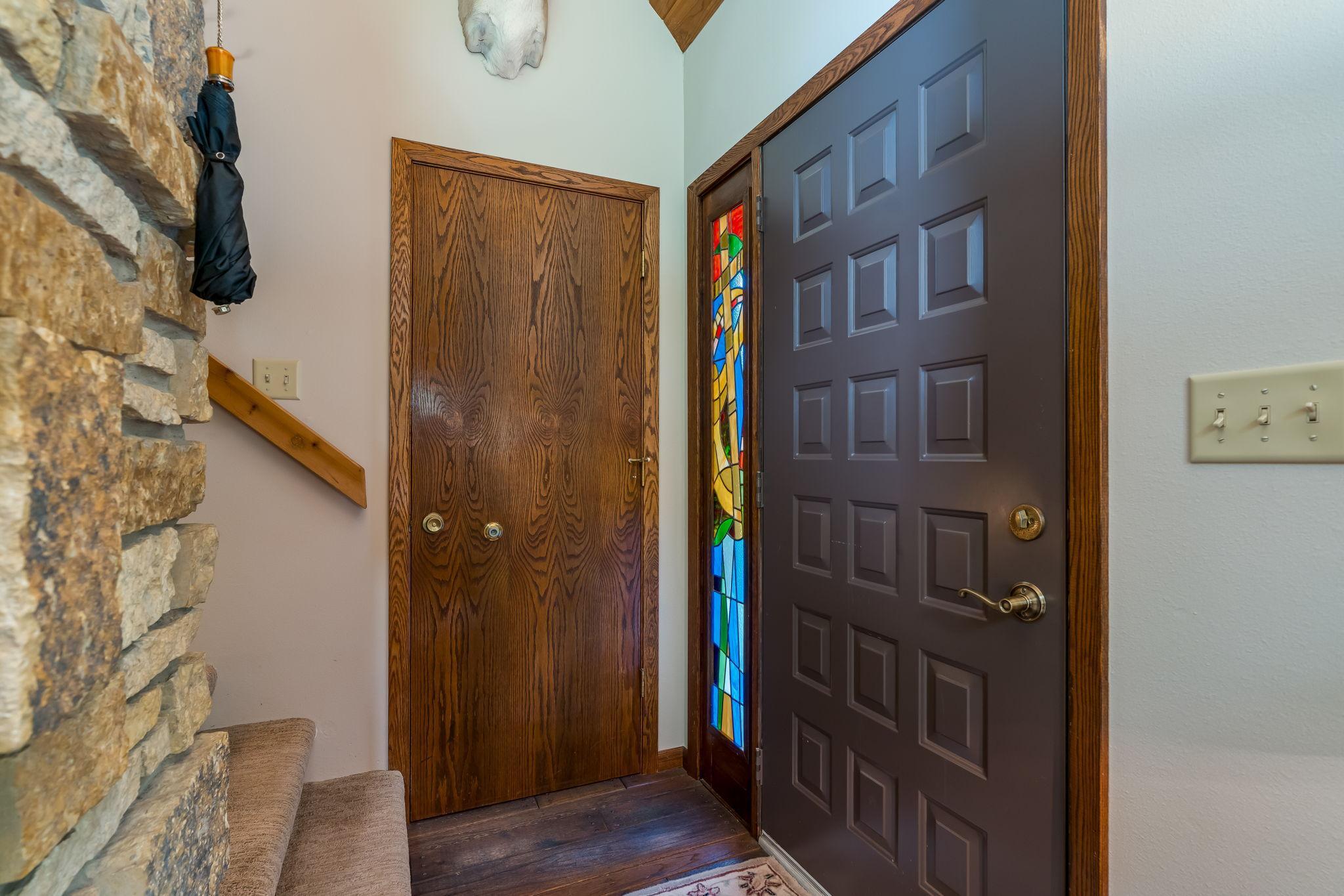 7-web-or-mls-314-meadow-woods-dr.jpg