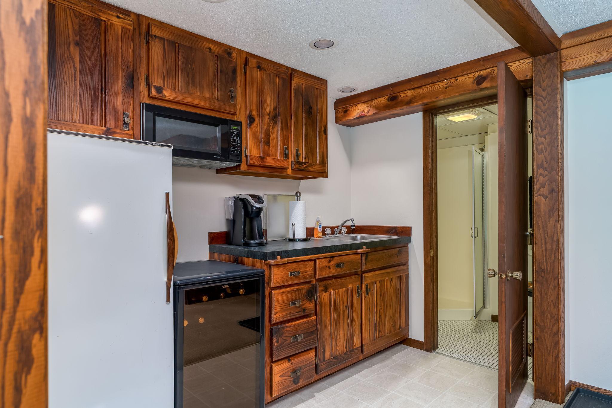 43-web-or-mls-314-meadow-woods-dr.jpg
