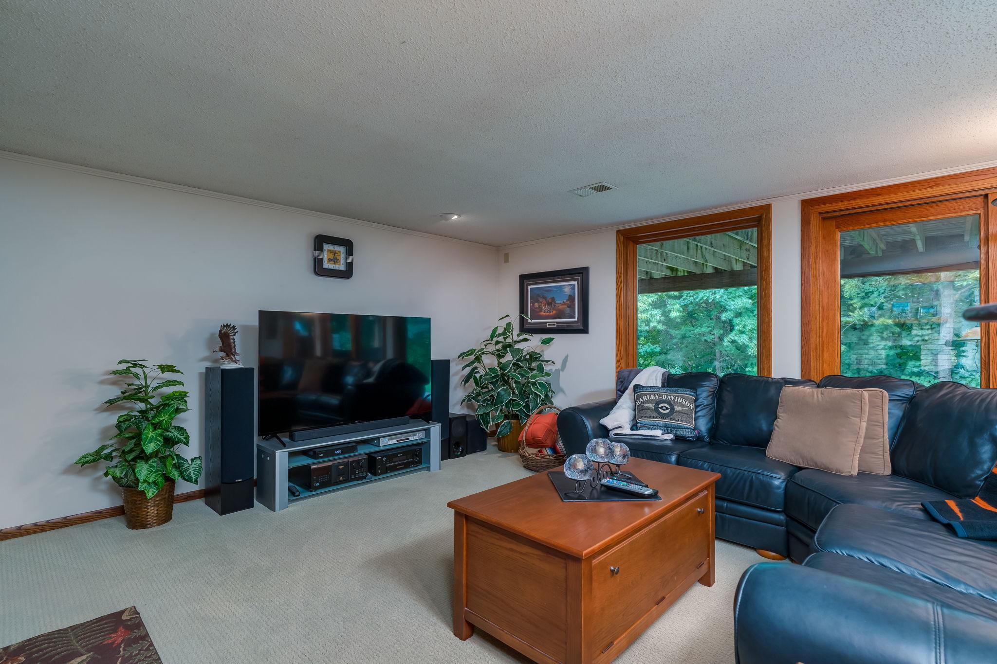 41-web-or-mls-314-meadow-woods-dr.jpg