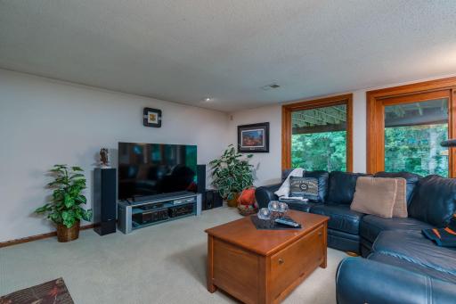 314 Meadow Woods Drive, Mankato, MN 56001