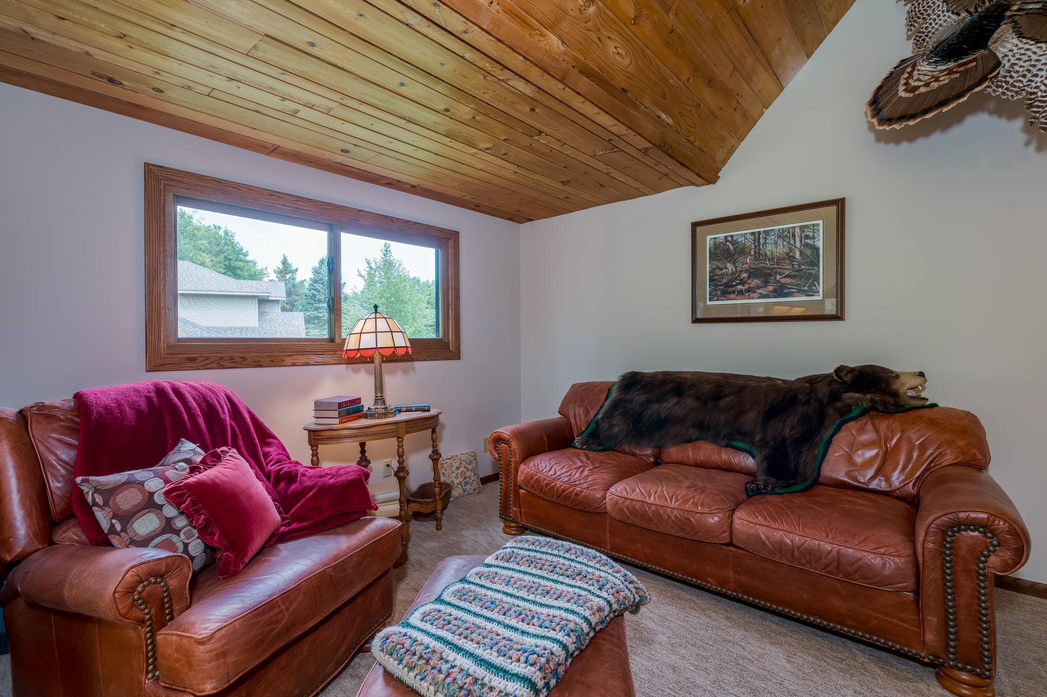 34-web-or-mls-314-meadow-woods-dr.jpg