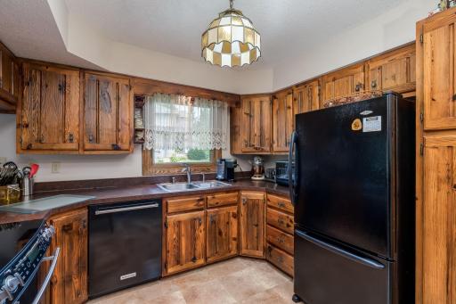 314 Meadow Woods Drive, Mankato, MN 56001