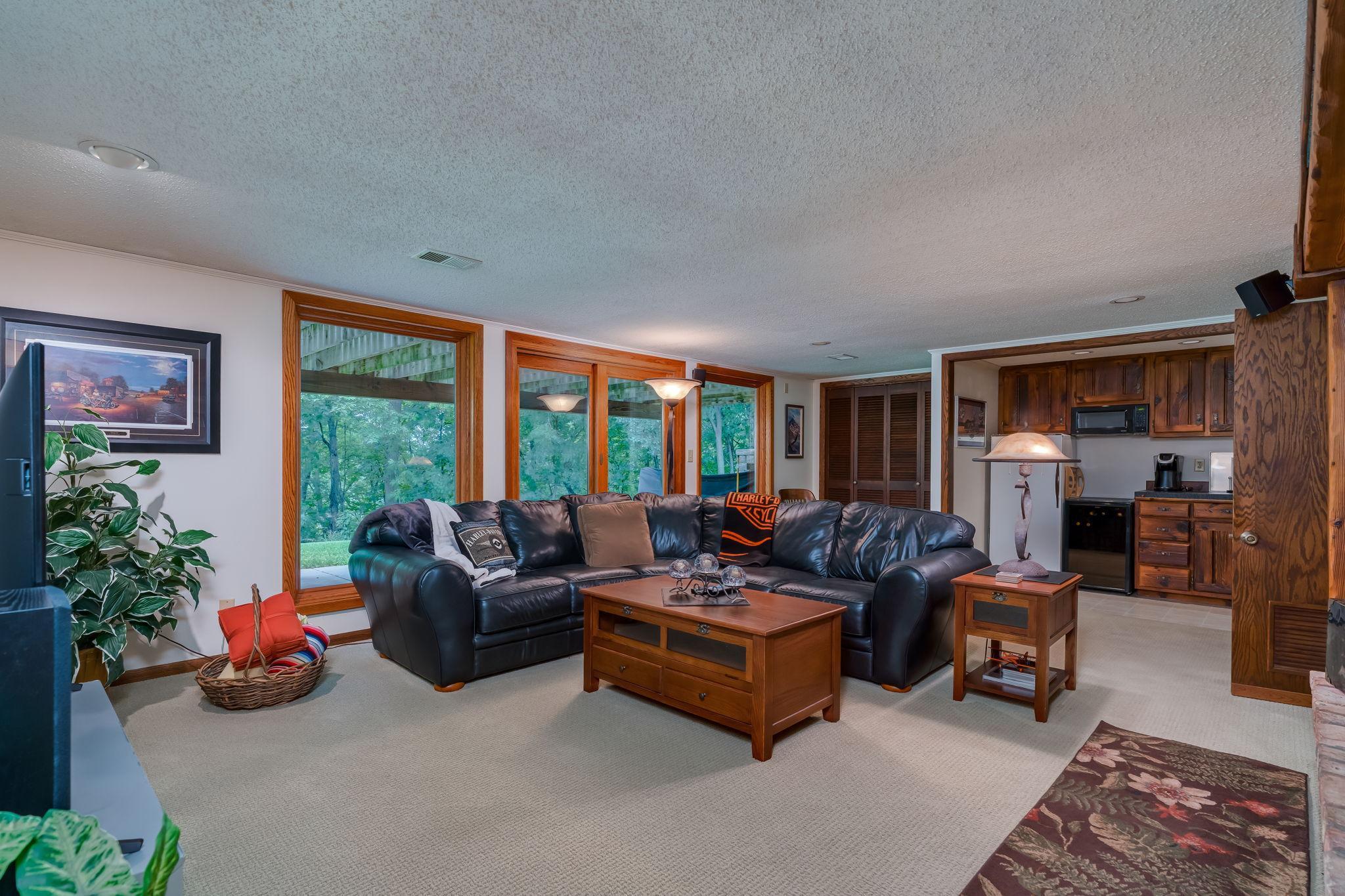 39-web-or-mls-314-meadow-woods-dr.jpg