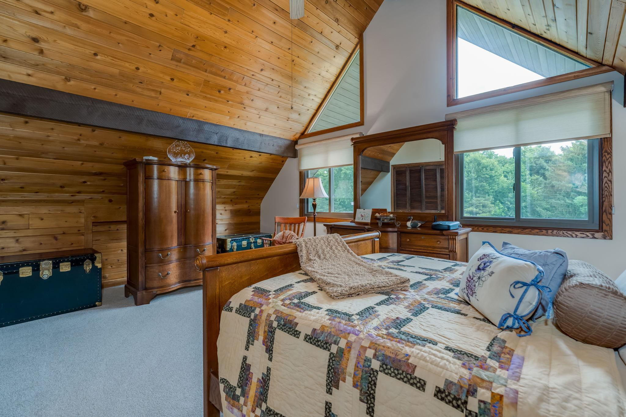 36-web-or-mls-314-meadow-woods-dr.jpg