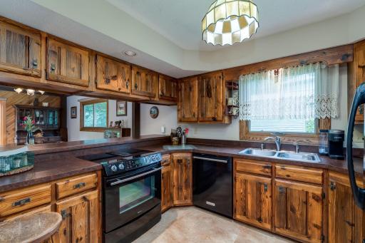 314 Meadow Woods Drive, Mankato, MN 56001